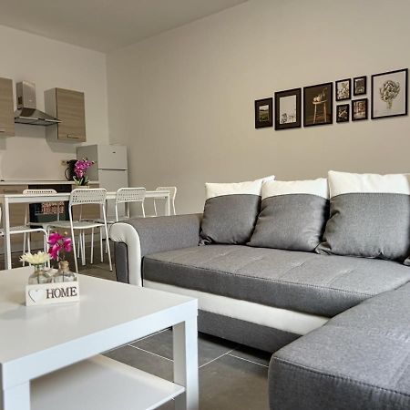 Charbonnel 4 Bruxelles-Charleroi-Airport Villa ภายนอก รูปภาพ