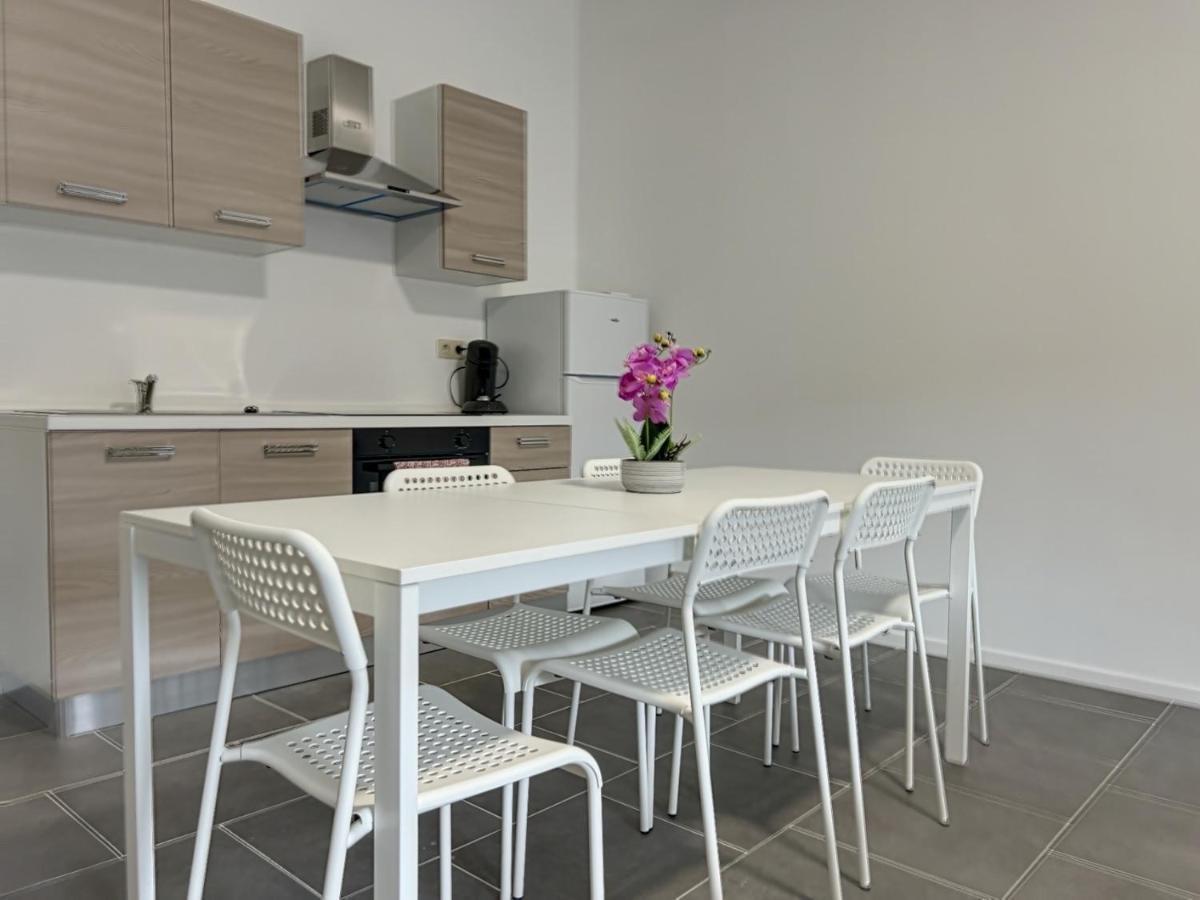 Charbonnel 4 Bruxelles-Charleroi-Airport Villa ภายนอก รูปภาพ