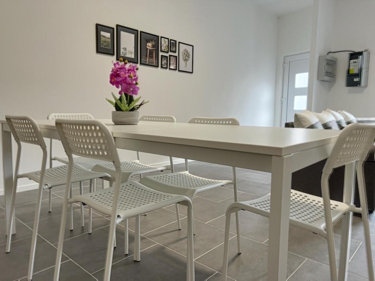 Charbonnel 4 Bruxelles-Charleroi-Airport Villa ภายนอก รูปภาพ